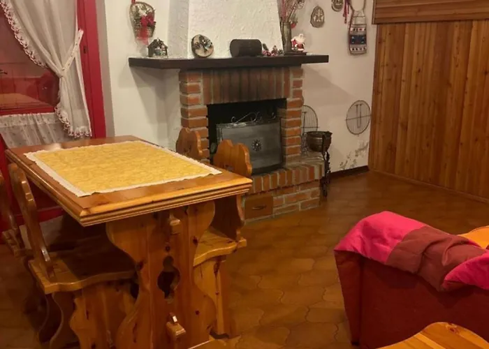 Appartamento Cerreto Laghi 아파트